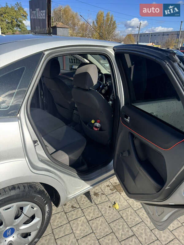 Хетчбек Ford Focus 2007 в Львові фото 20 Хетчбек Ford Focus 2007 в Львові