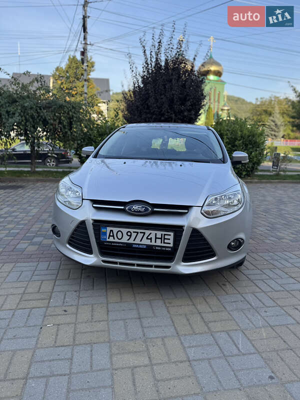 Хэтчбек Ford Focus 2011 в Тячеве фото Хэтчбек Ford Focus 2011 в Тячеве