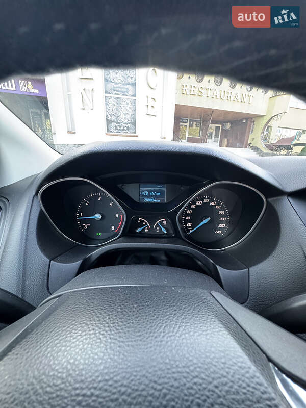 Хэтчбек Ford Focus 2011 в Тячеве фото 17 Хэтчбек Ford Focus 2011 в Тячеве