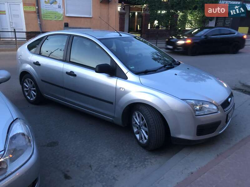 Хетчбек Ford Focus 2005 в Золочеві фото 2 Хетчбек Ford Focus 2005 в Золочеві