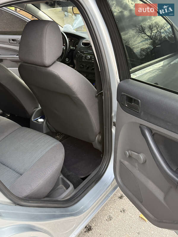 Хетчбек Ford Focus 2005 в Кременчуці фото 23 Хетчбек Ford Focus 2005 в Кременчуці