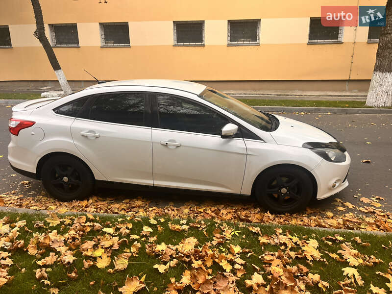 Седан Ford Focus 2013 в Білгороді-Дністровському фото 5 Седан Ford Focus 2013 в Білгороді-Дністровському