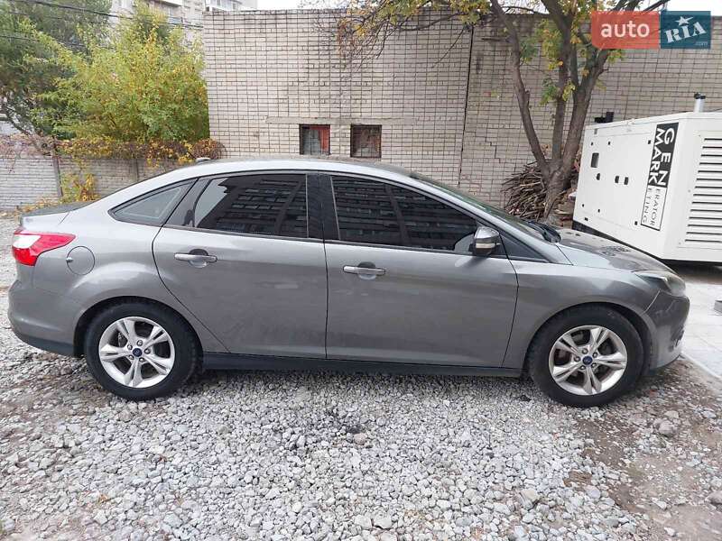 Седан Ford Focus 2013 в Днепре фото 5 Седан Ford Focus 2013 в Днепре