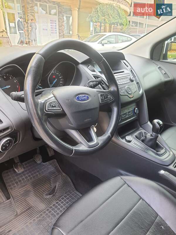 Седан Ford Focus 2016 в Киеве фото 4 Седан Ford Focus 2016 в Киеве