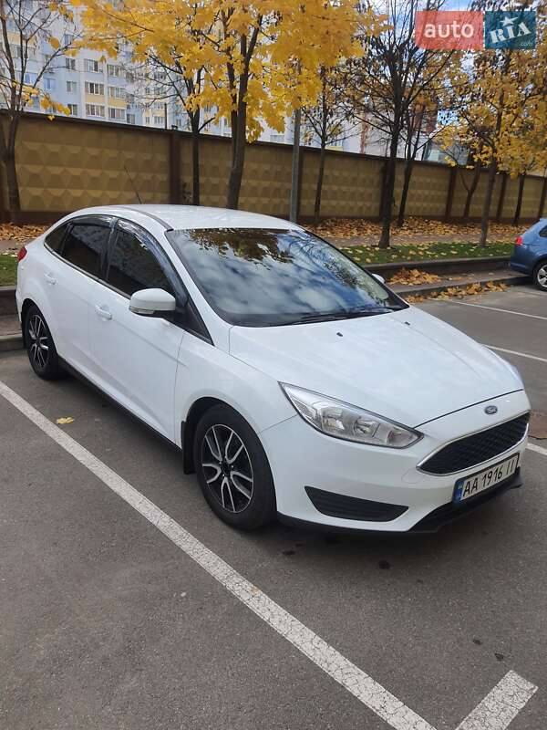 Седан Ford Focus 2016 в Киеве фото 7 Седан Ford Focus 2016 в Киеве