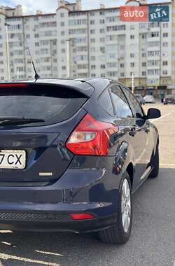 Хэтчбек Ford Focus 2014 в 