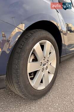 Хэтчбек Ford Focus 2014 в 
