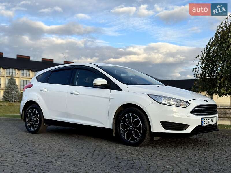 Хэтчбек Ford Focus 2015 в Жовкве