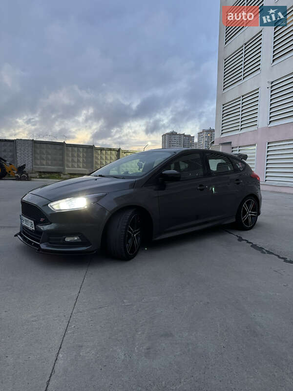 Хетчбек Ford Focus 2015 в Одесі фото 9 Хетчбек Ford Focus 2015 в Одесі