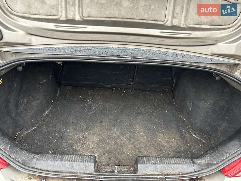 Седан Ford Focus 2003 в Кам'янському фото 7 Седан Ford Focus 2003 в Кам'янському