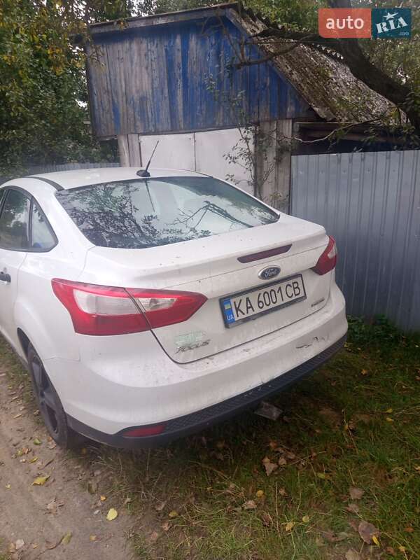 Седан Ford Focus 2014 в Киеве фото 2 Седан Ford Focus 2014 в Киеве