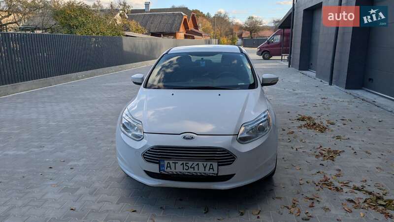 Хетчбек Ford Focus 2017 в Косові фото 10 Хетчбек Ford Focus 2017 в Косові