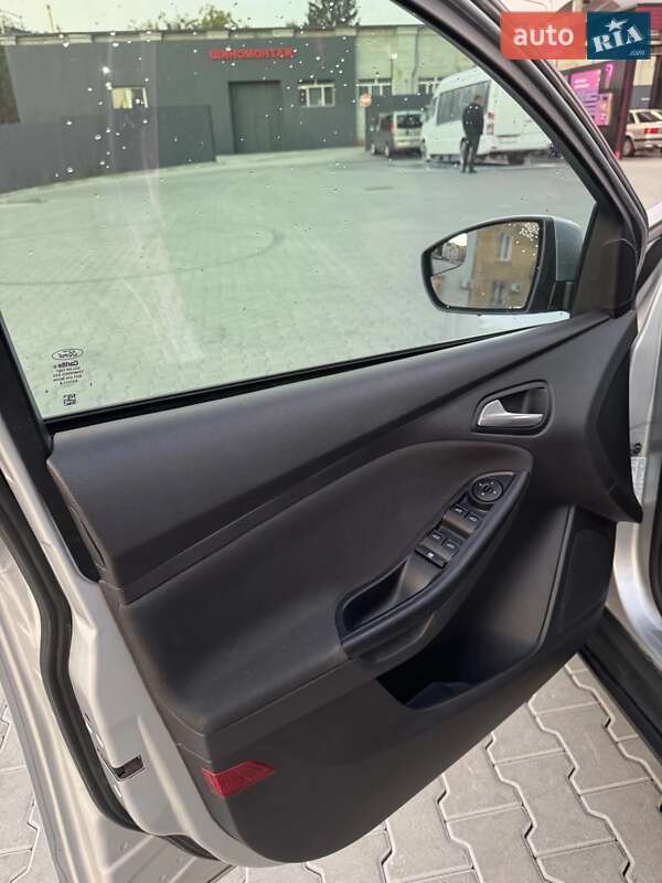 Хэтчбек Ford Focus 2013 в Львове