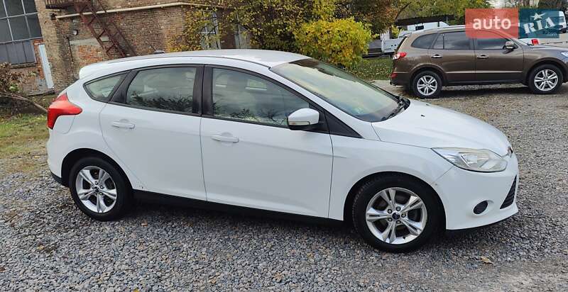 Хетчбек Ford Focus 2014 в Києві фото 2 Хетчбек Ford Focus 2014 в Києві
