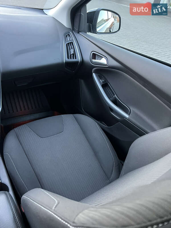 Хетчбек Ford Focus 2011 в Житомирі фото 22 Хетчбек Ford Focus 2011 в Житомирі