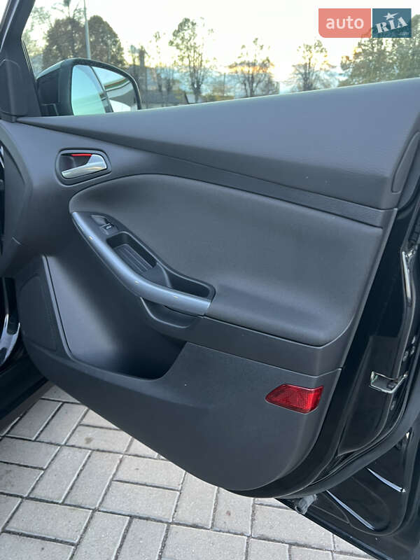 Хетчбек Ford Focus 2011 в Житомирі фото 35 Хетчбек Ford Focus 2011 в Житомирі