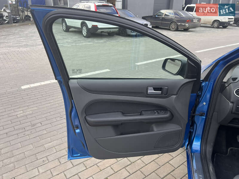 Хэтчбек Ford Focus 2007 в Луцке фото 14 Хэтчбек Ford Focus 2007 в Луцке