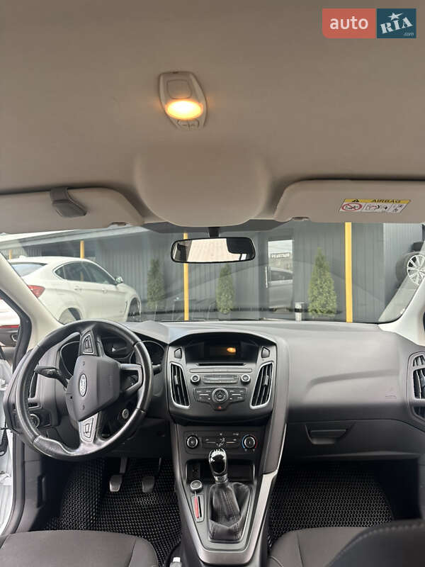 Седан Ford Focus 2017 в Чернівцях фото 14 Седан Ford Focus 2017 в Чернівцях