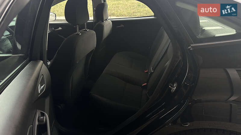 Седан Ford Focus 2018 в Киеве фото 16 Седан Ford Focus 2018 в Киеве