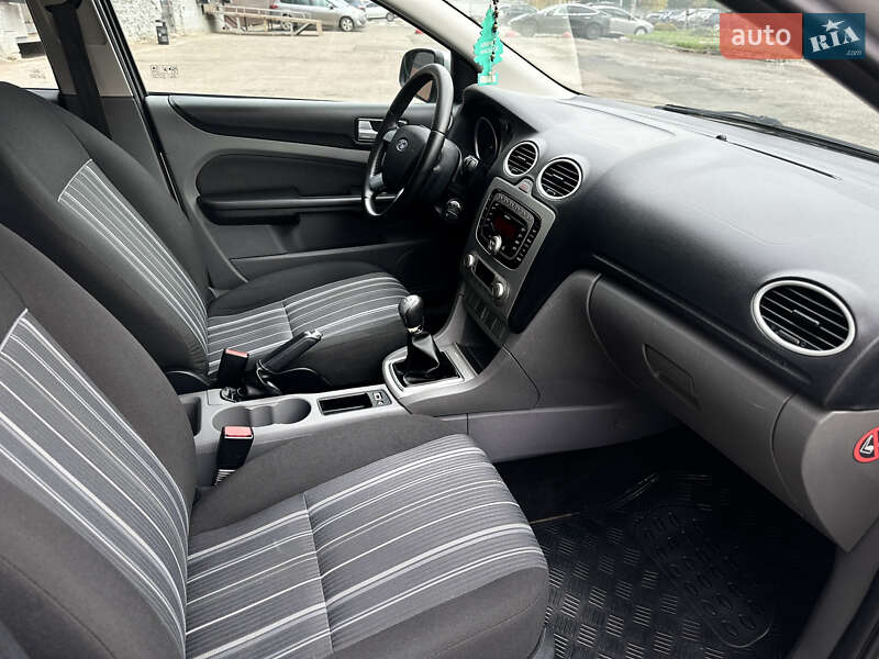 Універсал Ford Focus 2010 в Луцьку фото 19 Універсал Ford Focus 2010 в Луцьку