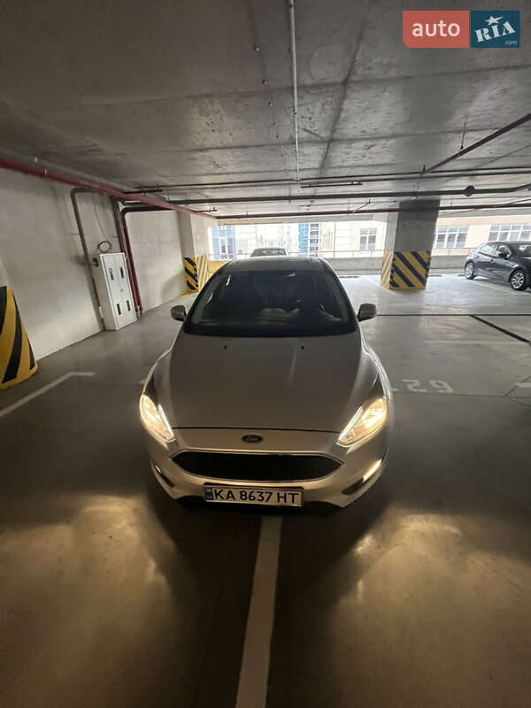 Хетчбек Ford Focus 2015 в Києві фото 2 Хетчбек Ford Focus 2015 в Києві