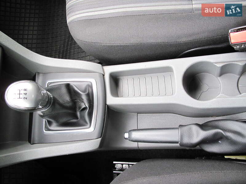 Хетчбек Ford Focus 2011 в Києві фото 63 Хетчбек Ford Focus 2011 в Києві