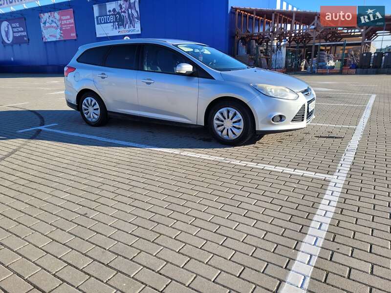Седан Ford Focus 2012 в Нововолынске