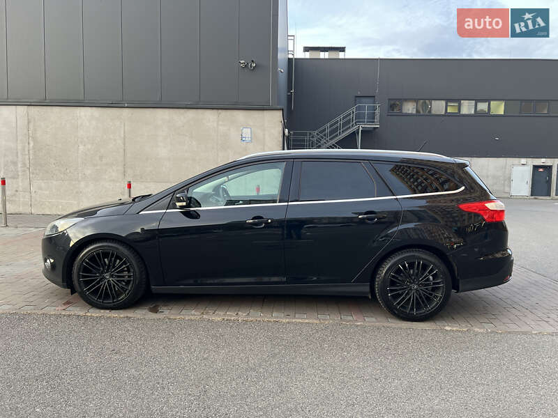 Универсал Ford Focus 2011 в Вишневом фото 8 Универсал Ford Focus 2011 в Вишневом