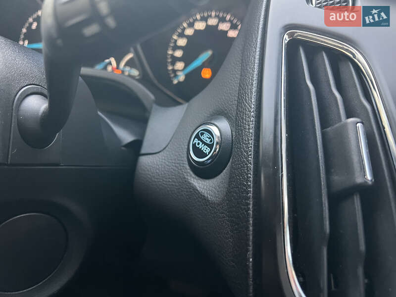 Универсал Ford Focus 2011 в Вишневом фото 34 Универсал Ford Focus 2011 в Вишневом