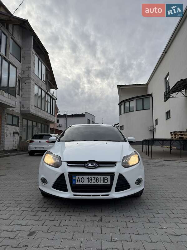Хэтчбек Ford Focus 2014 в Поляне