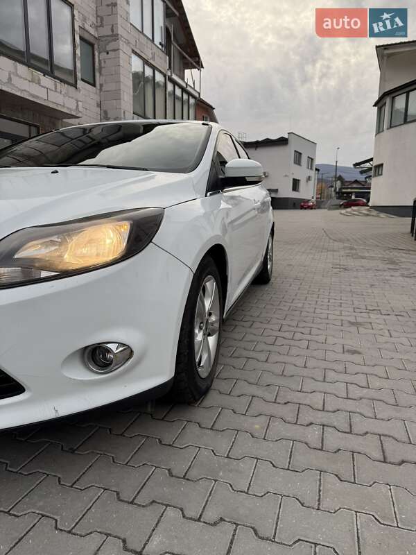 Хэтчбек Ford Focus 2014 в Поляне