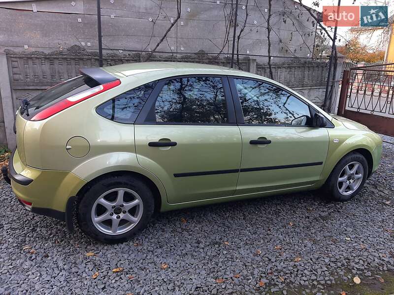 Хетчбек Ford Focus 2006 в Буську
