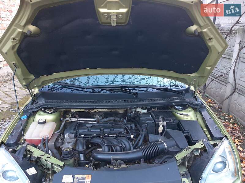 Хетчбек Ford Focus 2006 в Буську