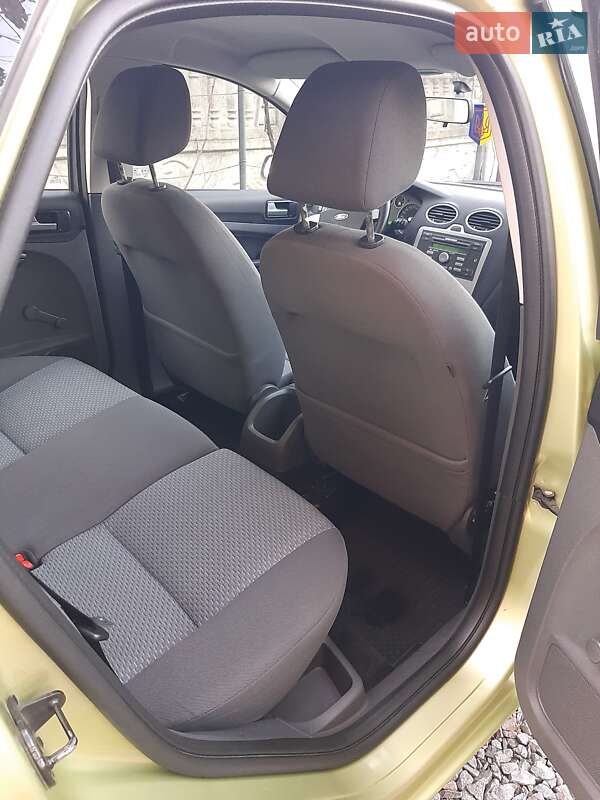 Хетчбек Ford Focus 2006 в Буську