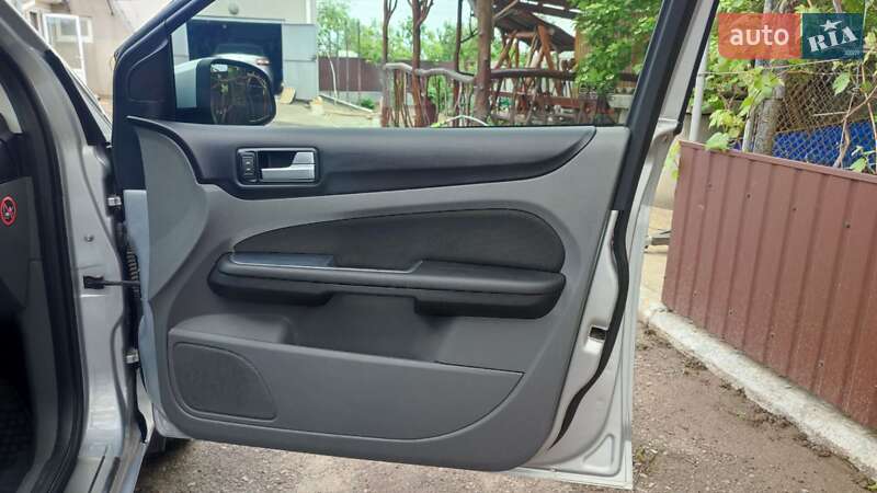 Хетчбек Ford Focus 2010 в Крюківщині фото 33 Хетчбек Ford Focus 2010 в Крюківщині