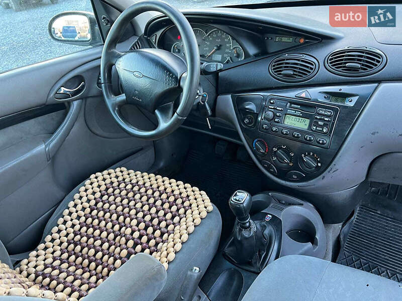 Хетчбек Ford Focus 2001 в Львові фото 36 Хетчбек Ford Focus 2001 в Львові