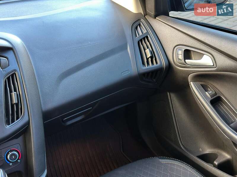 Седан Ford Focus 2016 в Одессе фото 19 Седан Ford Focus 2016 в Одессе