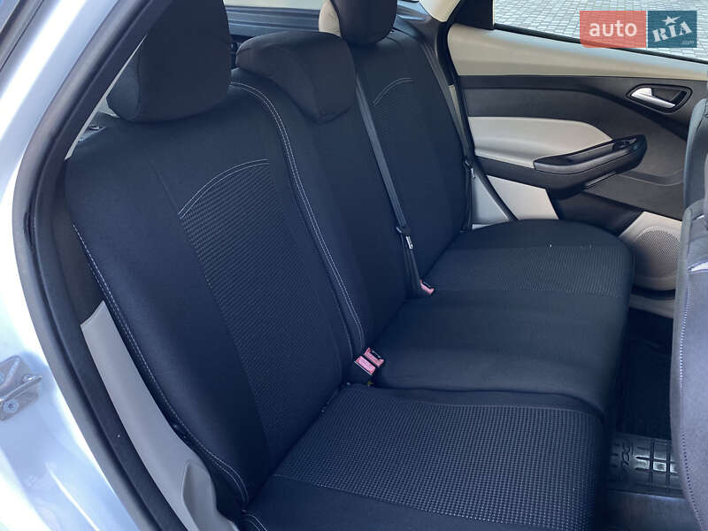Хэтчбек Ford Focus 2015 в Киеве фото 26 Хэтчбек Ford Focus 2015 в Киеве