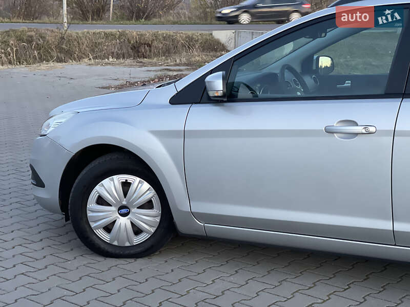 Универсал Ford Focus 2008 в Нововолынске
