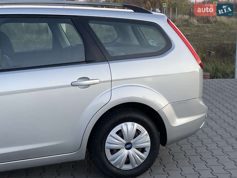 Универсал Ford Focus 2008 в Нововолынске