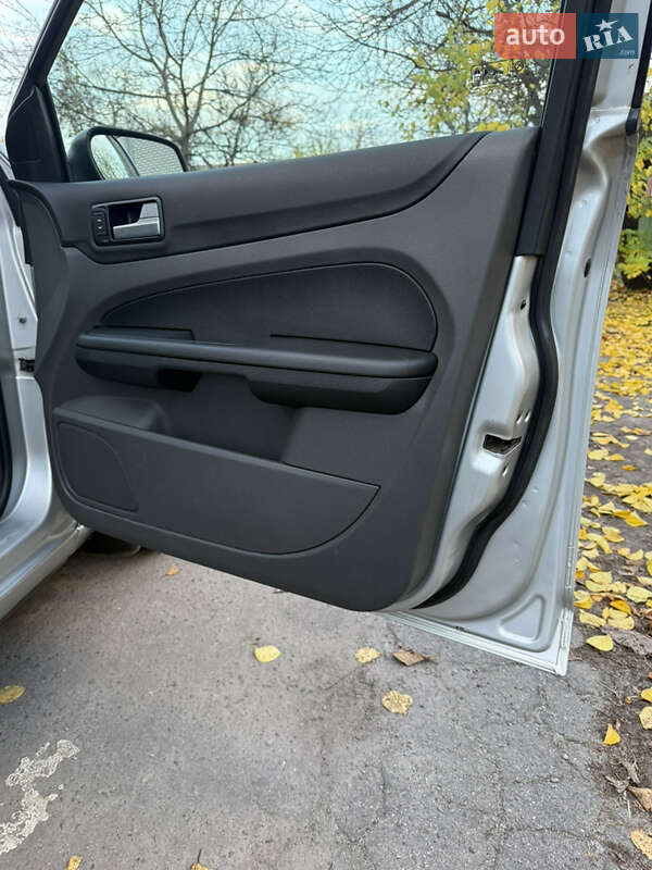 Універсал Ford Focus 2006 в Кременчуці фото 27 Універсал Ford Focus 2006 в Кременчуці