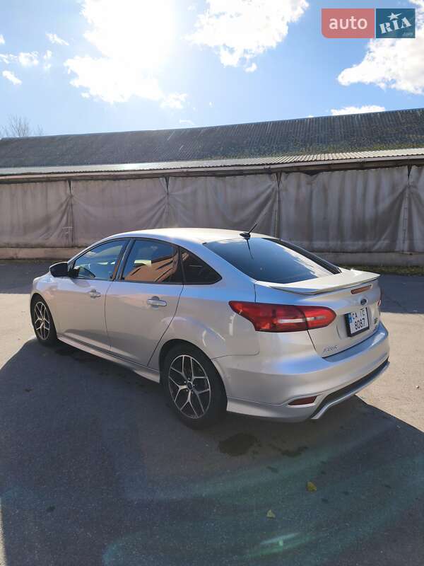 Седан Ford Focus 2015 в Черкассах