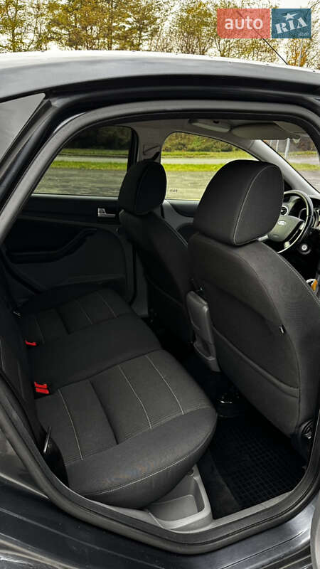 Хэтчбек Ford Focus 2010 в Львове фото 16 Хэтчбек Ford Focus 2010 в Львове