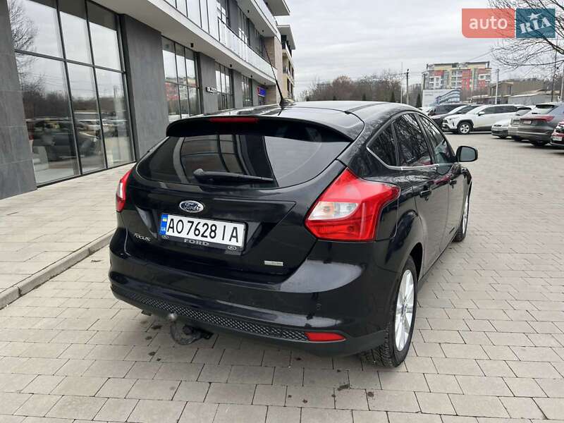 Хэтчбек Ford Focus 2012 в Мукачево