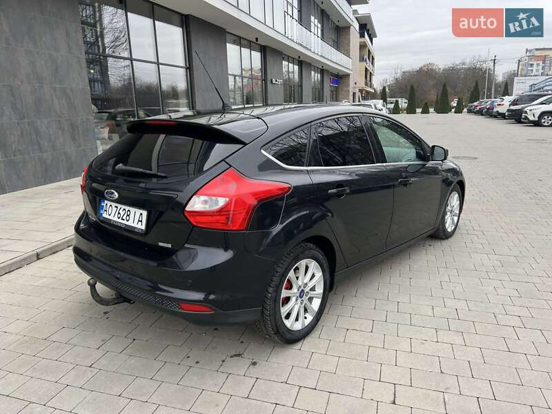Хэтчбек Ford Focus 2012 в Мукачево