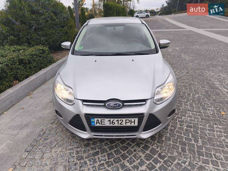 Седан Ford Focus 2014 в Дніпрі фото 6 Седан Ford Focus 2014 в Дніпрі