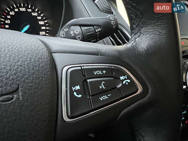 Хэтчбек Ford Focus 2016 в Киеве