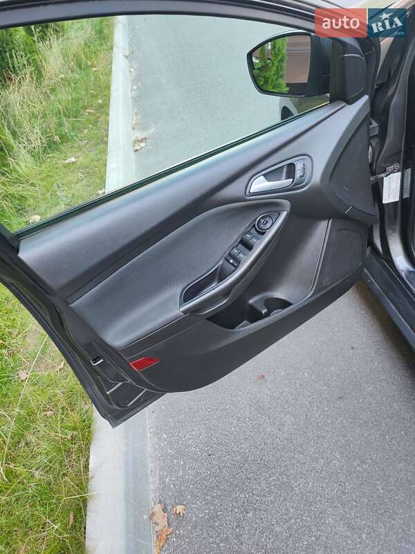 Хетчбек Ford Focus 2015 в Чернігові фото 6 Хетчбек Ford Focus 2015 в Чернігові
