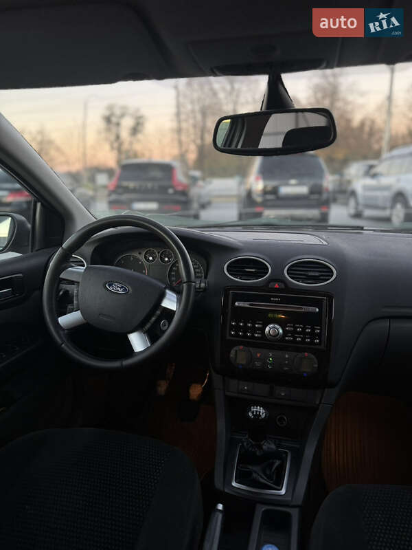 Хетчбек Ford Focus 2005 в Чернівцях фото 8 Хетчбек Ford Focus 2005 в Чернівцях