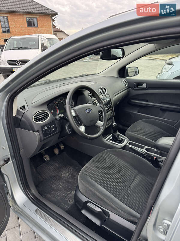 Хетчбек Ford Focus 2005 в Чернівцях фото 14 Хетчбек Ford Focus 2005 в Чернівцях